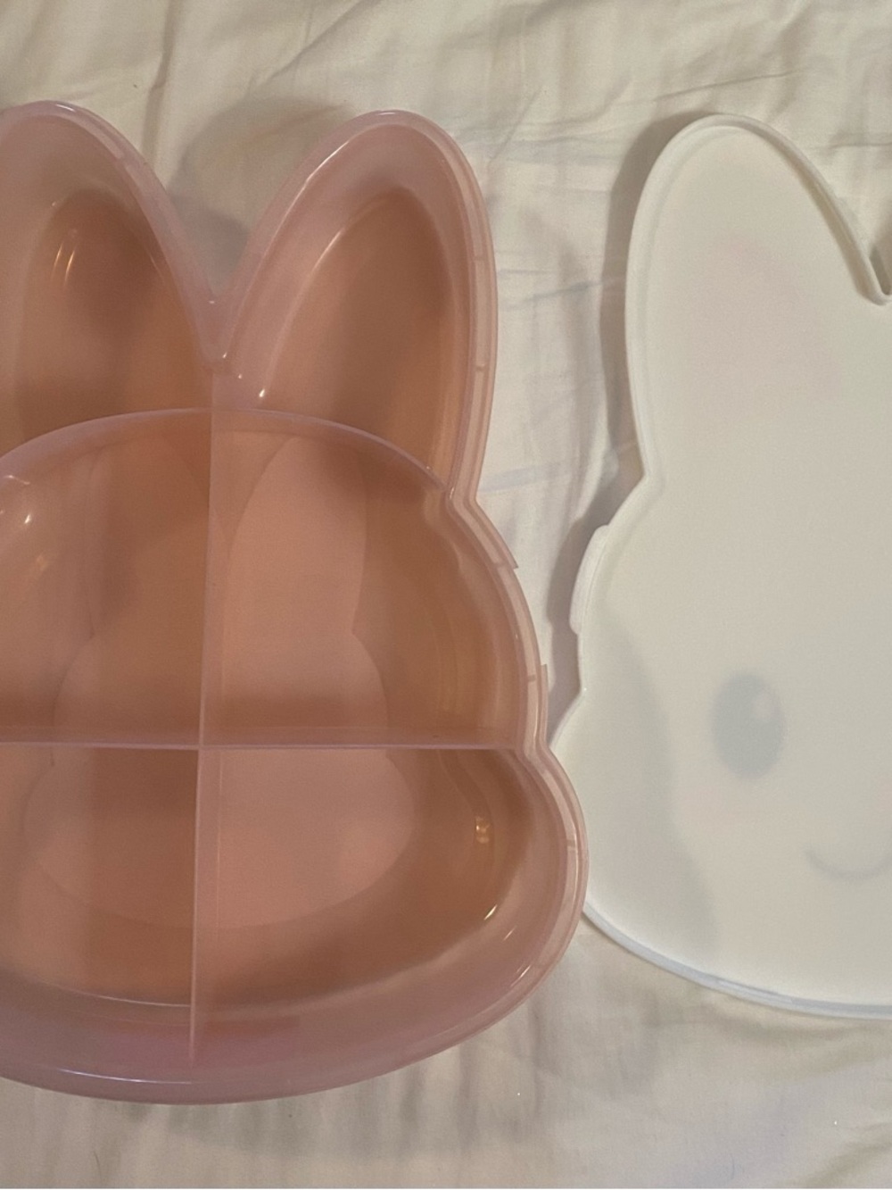 CWC Easter Bunny Snackle Box Divided Snack Container w/ Lid - Picture 4 of 6